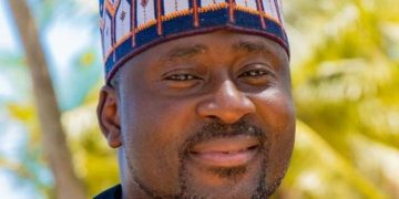 Desmond Elliot Biography