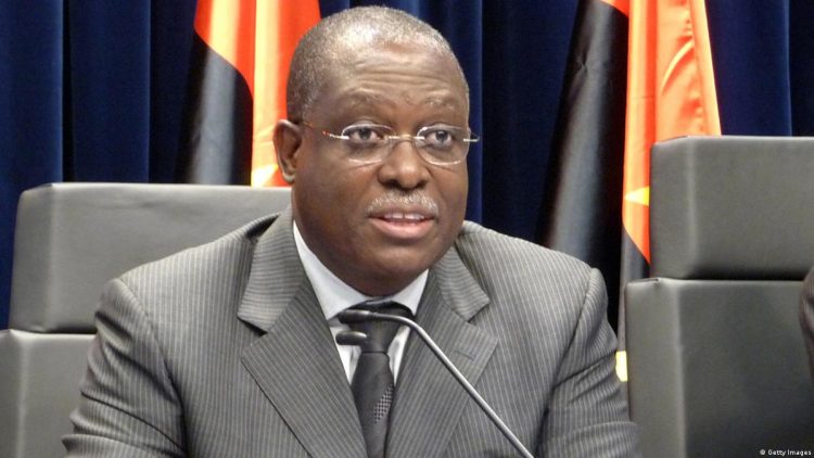 Manuel Vicente's Biography