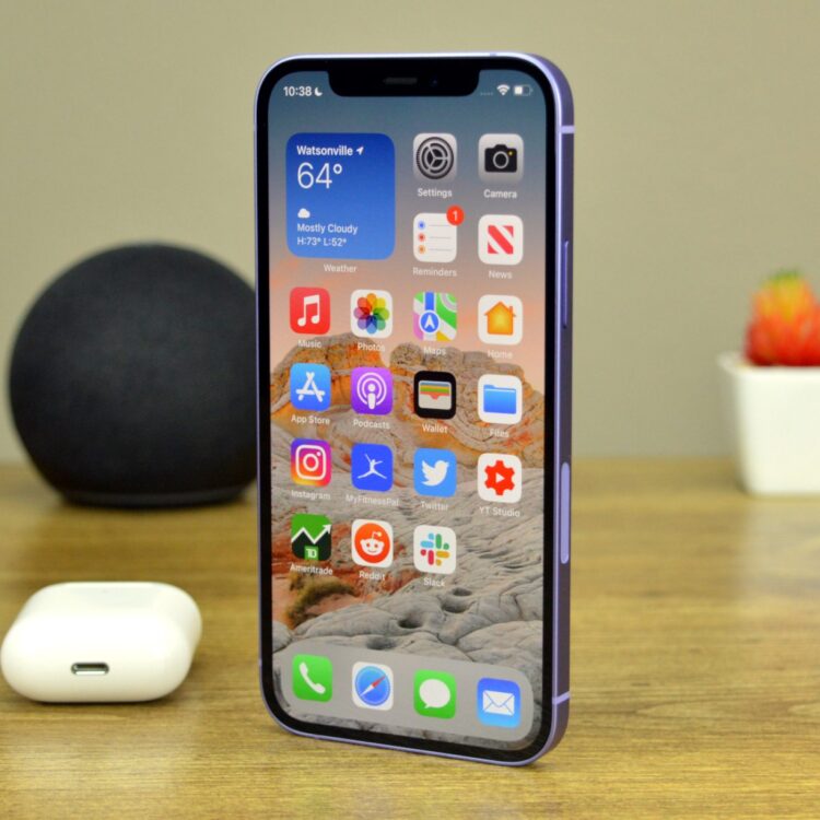 Apple iPhone 12