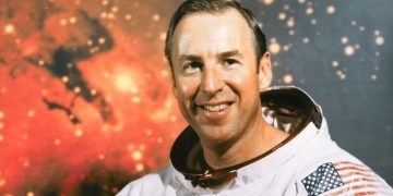 Jim Lovell