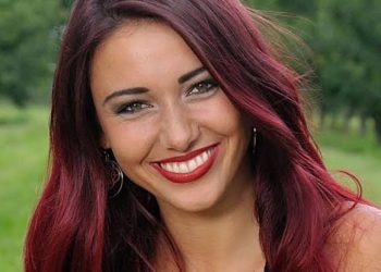 Delphine Wespiser, Miss France in 2012